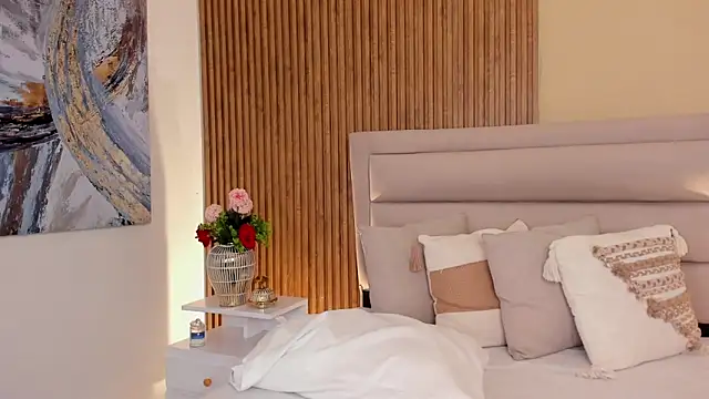 Snapshot of FatimaEvans chatting on 11-18-25, 04:33 FatimaEvans online show from 11-18-25, 04:33