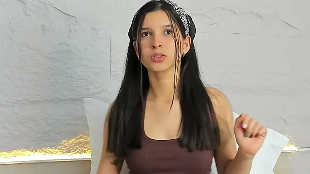 lucianasmith  online show from 02-11-26, 08:03