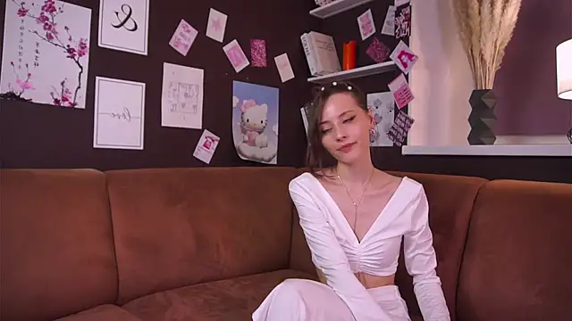 Snapshot of EditaBails chatting on 03-20-25, 10:18 EditaBails online show from 03-20-25, 10:18