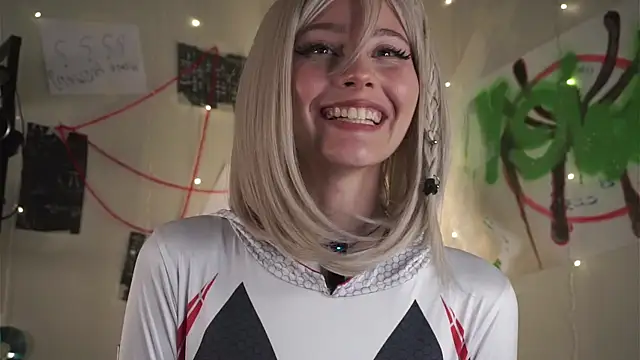 Snapshot of EditaBails chatting on 09-23-25, 07:17 EditaBails online show from 09-23-25, 07:17