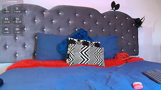 Lia Valmont online show from 12-04-25, 12:14