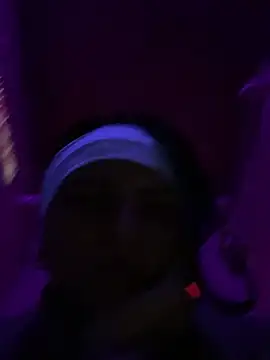 Snapshot of val_zx chatting on 03-19-25, 12:48 val zx online show from 03-19-25, 12:48