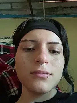 Snapshot of val_zx chatting on 03-20-25, 08:19 val zx online show from 03-20-25, 08:19