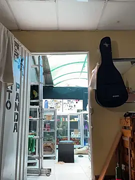 Snapshot of val_zx chatting on 09-11-25, 04:18 val zx online show from 09-11-25, 04:18