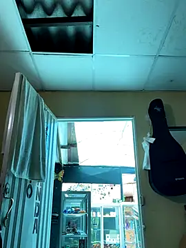 Snapshot of val_zx chatting on 09-13-25, 03:45 val zx online show from 09-13-25, 03:45