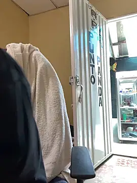 Snapshot of val_zx chatting on 09-19-25, 06:41 val zx online show from 09-19-25, 06:41