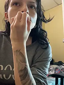 Snapshot of val_zx chatting on 10-09-25, 07:45 val zx online show from 10-09-25, 07:45