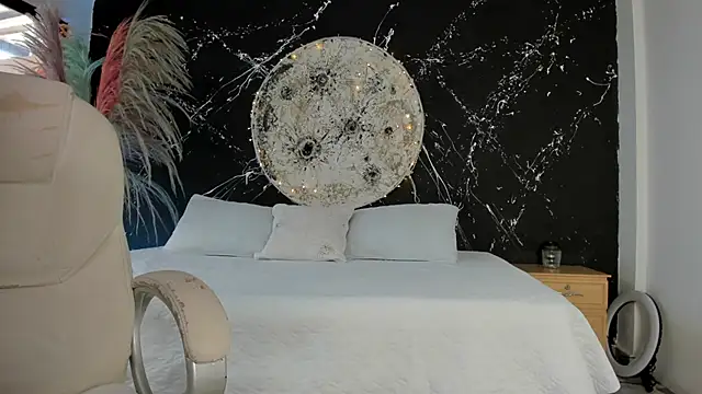 NaomiFrost online show from 11-20-25, 01:33