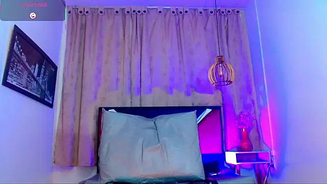 Snapshot of alexsandra_kiss chatting on 06-23-26, 11:30 alexsandra kiss online show from 06-23-26, 11:30