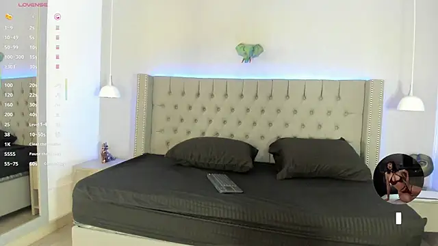 Snapshot of Emiliana_Rios chatting on 09-22-25, 12:45 Emiliana Rios online show from 09-22-25, 12:45