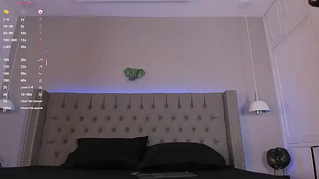 Snapshot of Emiliana_Rios chatting on 10-28-25, 03:54 Emiliana Rios online show from 10-28-25, 03:54