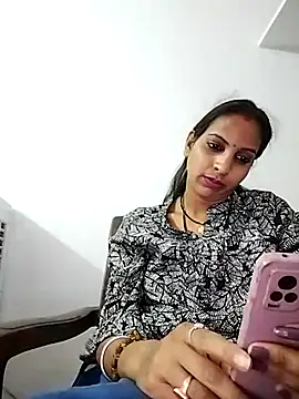 Hotty-Nidhi online show from 03-17-25, 02:12