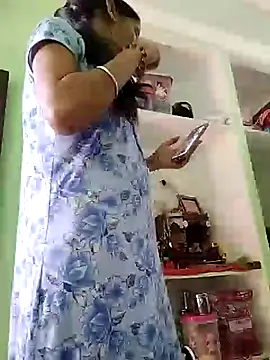 Hotty-Nidhi online show from 03-19-25, 06:24