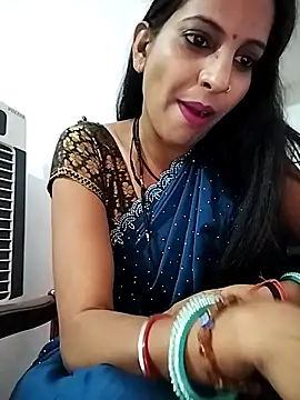 Hotty-Nidhi online show from 03-21-25, 09:56