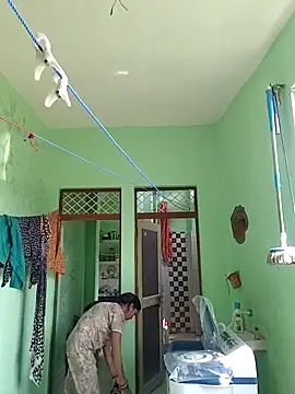 Hotty-Nidhi online show from 10-17-25, 06:27