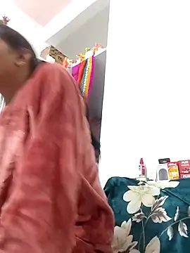 Hotty-Nidhi online show from 11-26-25, 04:52