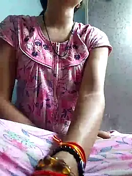 Snapshot of Hotty-Nidhi chatting on 06-19-26, 03:00 Hotty-Nidhi online show from 06-19-26, 03:00