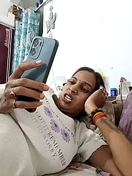 Snapshot of Hotty-Nidhi chatting on 06-30-26, 09:10 Hotty-Nidhi online show from 06-30-26, 09:10