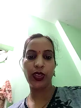 Snapshot of Hotty-Nidhi chatting on 07-03-26, 04:02 Hotty-Nidhi online show from 07-03-26, 04:02