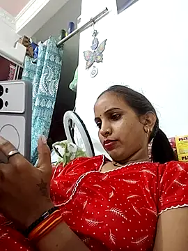 Snapshot of Hotty-Nidhi chatting on 07-05-26, 05:20 Hotty-Nidhi online show from 07-05-26, 05:20