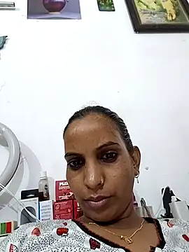 Snapshot of Hotty-Nidhi chatting on 07-09-26, 07:40 Hotty-Nidhi online show from 07-09-26, 07:40
