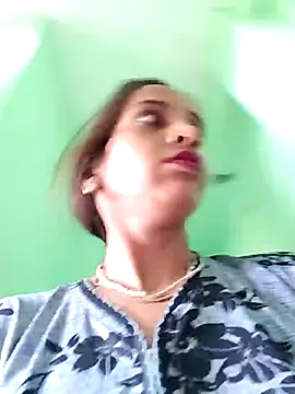 Snapshot of Hotty-Nidhi chatting on 07-15-26, 02:17 Hotty-Nidhi online show from 07-15-26, 02:17