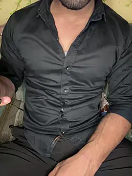 Snapshot of HARSHHU01 chatting on 09-11-25, 05:02 HARSHHU01 online show from 09-11-25, 05:02