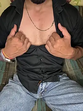 Snapshot of HARSHHU01 chatting on 09-28-25, 05:40 HARSHHU01 online show from 09-28-25, 05:40