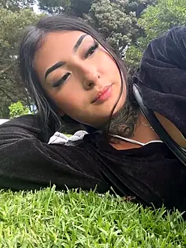 Lilith Thompson online show from 11-10-25, 08:19