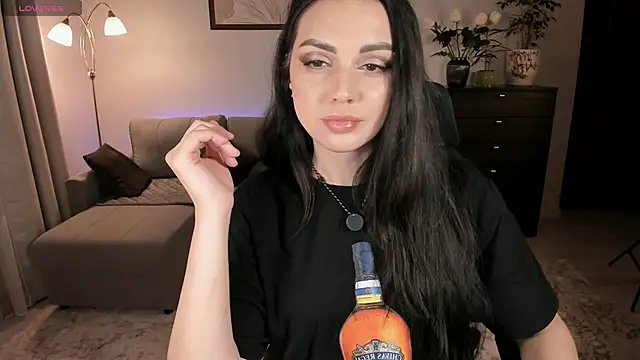 Snapshot of Viki_Bellson chatting on 03-21-25, 03:57 Viki Bellson online show from 03-21-25, 03:57