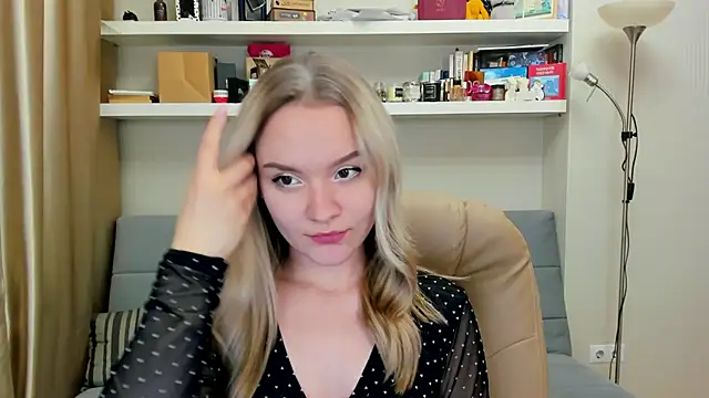 Snapshot of Kara_Smith_ chatting on 12-02-24, 01:03 Kara Smith online show from 12-02-24, 01:03