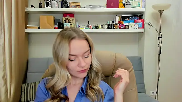 Snapshot of Kara_Smith_ chatting on 12-05-24, 10:12 Kara Smith online show from 12-05-24, 10:12