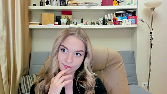 Snapshot of Kara_Smith_ chatting on 01-11-25, 10:51 Kara Smith online show from 01-11-25, 10:51