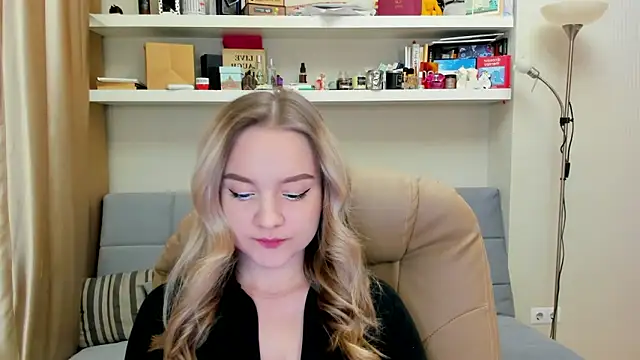 Snapshot of Kara_Smith_ chatting on 01-17-25, 10:34 Kara Smith online show from 01-17-25, 10:34