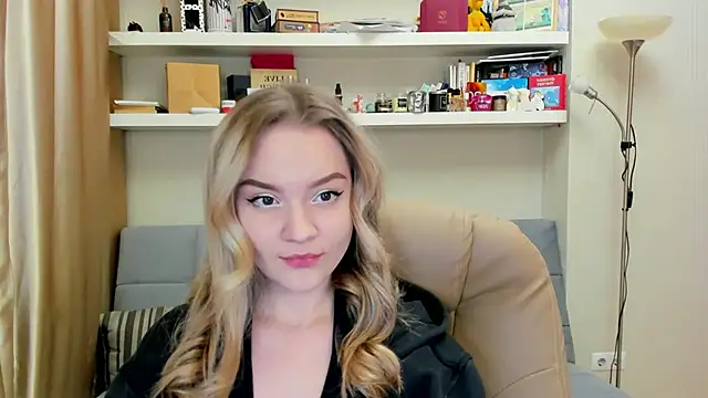 Snapshot of Kara_Smith_ chatting on 01-22-25, 12:06 Kara Smith online show from 01-22-25, 12:06