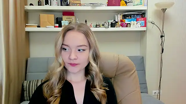 Snapshot of Kara_Smith_ chatting on 01-24-25, 10:19 Kara Smith online show from 01-24-25, 10:19