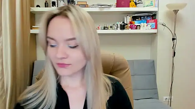 Snapshot of Kara_Smith_ chatting on 02-08-25, 10:19 Kara Smith online show from 02-08-25, 10:19