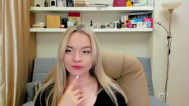 Snapshot of Kara_Smith_ chatting on 02-09-25, 10:11 Kara Smith online show from 02-09-25, 10:11