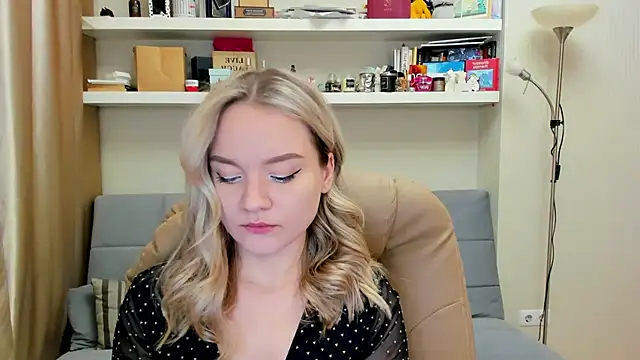 Snapshot of Kara_Smith_ chatting on 02-12-25, 08:29 Kara Smith online show from 02-12-25, 08:29