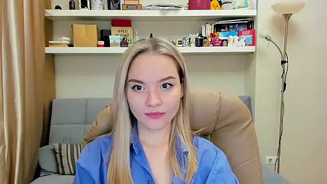 Snapshot of Kara_Smith_ chatting on 02-16-25, 01:36 Kara Smith online show from 02-16-25, 01:36