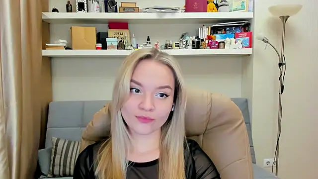 Snapshot of Kara_Smith_ chatting on 02-22-25, 12:27 Kara Smith online show from 02-22-25, 12:27