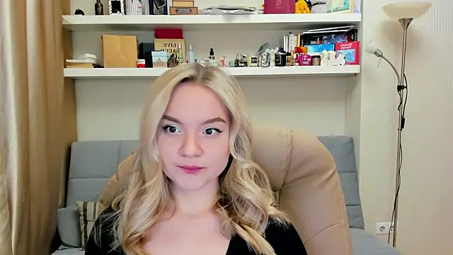 Snapshot of Kara_Smith_ chatting on 02-22-25, 11:03 Kara Smith online show from 02-22-25, 11:03