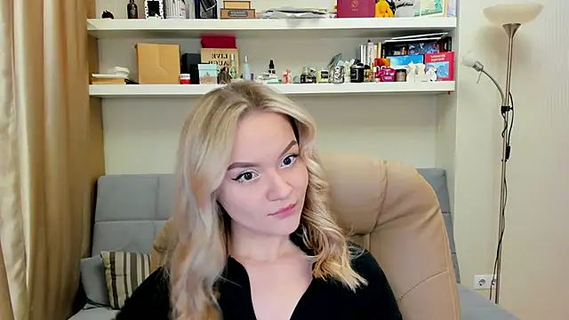 Snapshot of Kara_Smith_ chatting on 02-23-25, 09:26 Kara Smith online show from 02-23-25, 09:26