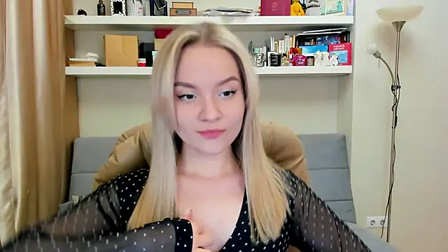 Snapshot of Kara_Smith_ chatting on 02-28-25, 11:56 Kara Smith online show from 02-28-25, 11:56