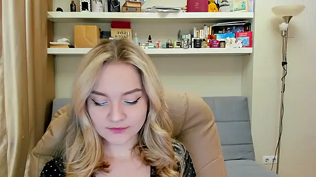 Snapshot of Kara_Smith_ chatting on 03-14-25, 11:43 Kara Smith online show from 03-14-25, 11:43