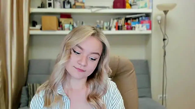 Snapshot of Kara_Smith_ chatting on 09-14-25, 10:09 Kara Smith online show from 09-14-25, 10:09