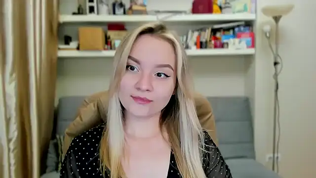 Snapshot of Kara_Smith_ chatting on 09-18-25, 10:01 Kara Smith online show from 09-18-25, 10:01