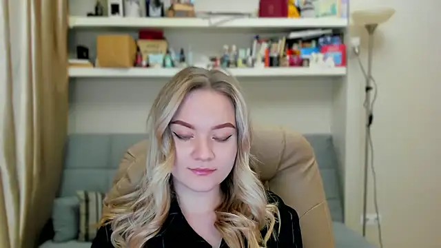 Snapshot of Kara_Smith_ chatting on 11-14-25, 11:13 Kara Smith online show from 11-14-25, 11:13