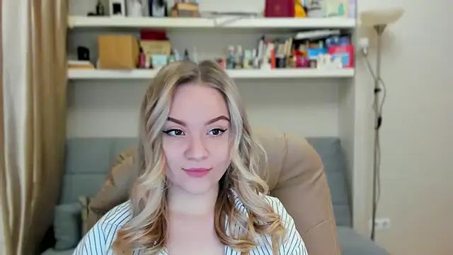 Snapshot of Kara_Smith_ chatting on 11-20-25, 12:55 Kara Smith online show from 11-20-25, 12:55