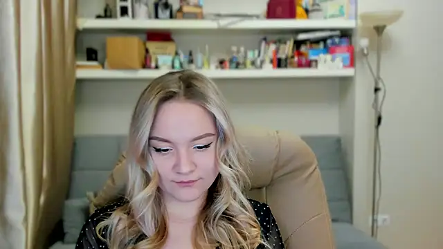 Snapshot of Kara_Smith_ chatting on 11-21-25, 11:36 Kara Smith online show from 11-21-25, 11:36